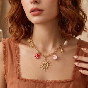 Collier breloque avec charms soleil